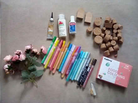 Photo of free crafting supplies (Shepherds Bush W12) #1
