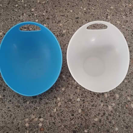 Photo of free Tilted cat/ pet bowls (Westminster Drive PO21) #1