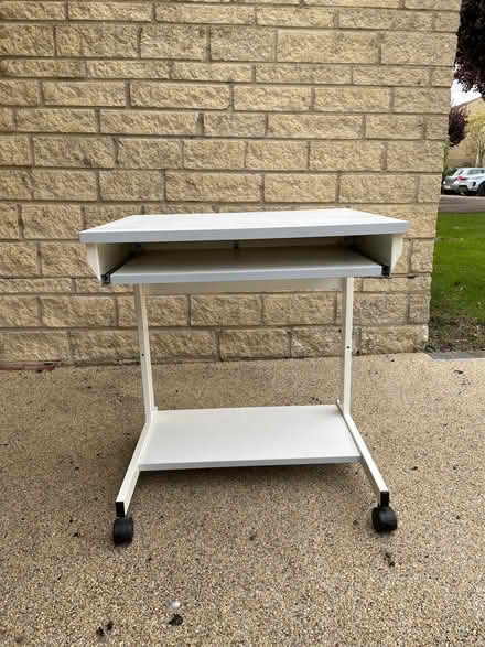 Photo of free computer desk/table (West Oxfordshire OX28) #2