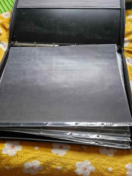 Photo of free A2 art folder with inserts (Bishopstoke SO50) #3