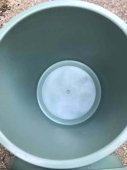 Photo of free Plastic bucket with lid (Chesham HP5) #4