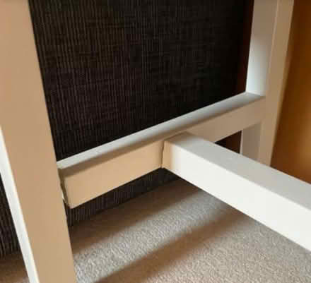 Photo of free Chest of drawers, legs need fixing (Boxmoor HP1) #3