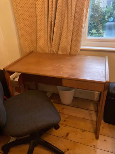 Photo of free Pine desk (Walton Manor OX2) #1