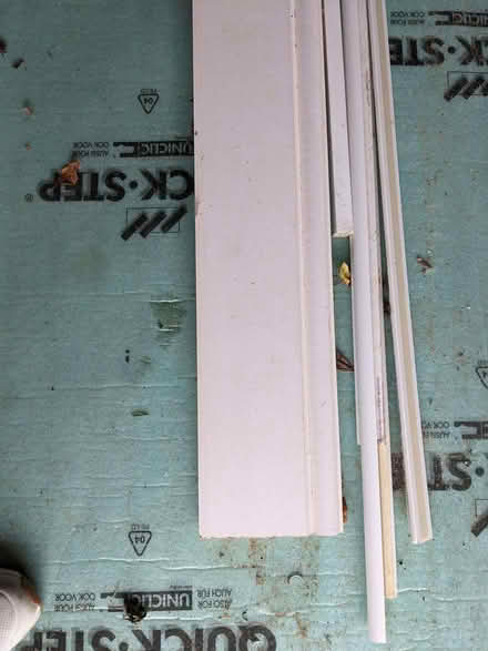 Photo of free MDF torus 18 x 144mm skirting (Hazlemere HP15) #1
