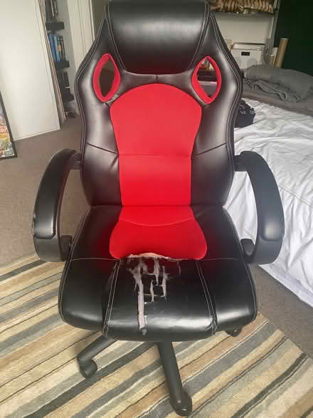 Photo of free Gaming chair (Berkhamsted HP4) #1