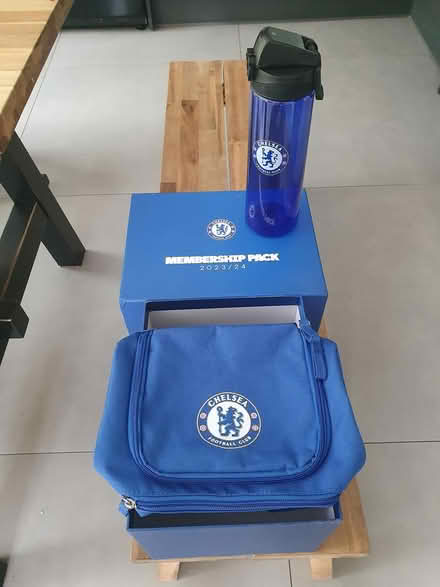 Photo of free Chelsea lunch bag and water bottle (cr2 0da) #1