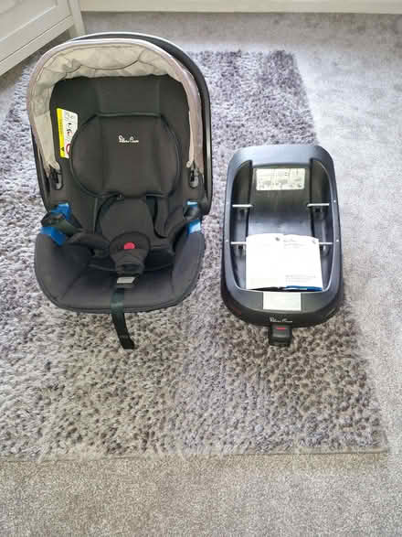 Photo of free Silvercross car seat with isofix base (Bradley Fold BL2) #1