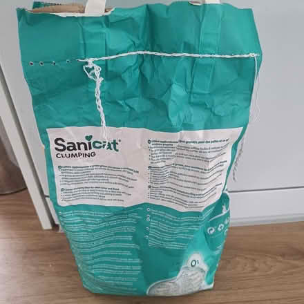 Photo of free Clumping cat litter (Westminster Drive PO21) #2
