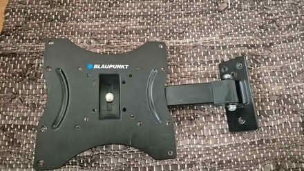 Photo of free Tv wall mount (dunstable) #1