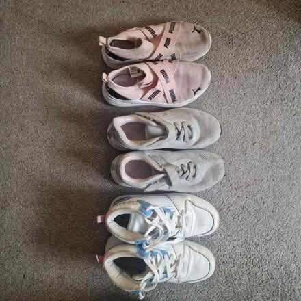 Photo of free Girls shoes (DA1 4) #1