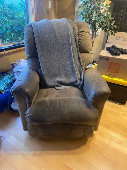 Photo of free Arm chair with foot rest (W10th and Highbury) #3