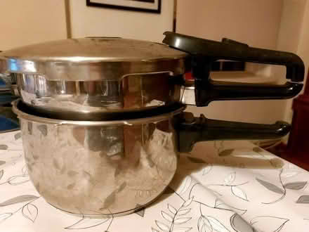 Photo of free Pressure cooker (Rotherhithe SE16) #1