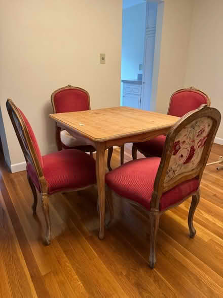 Photo of free Table and chairs (Arlington) #1