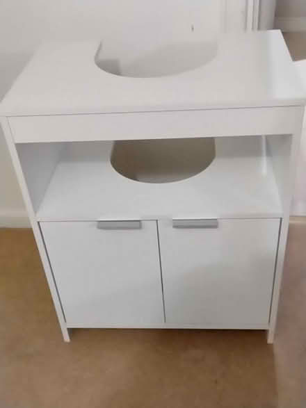 Photo of free Bathroom cabinet (Wilstead MK45) #1