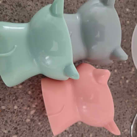Photo of free Raised tilted cat / pet bowls (Westminster Drive PO21) #3