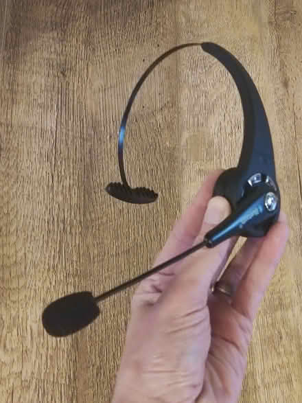 Photo of free Bluetooth headset (Tansley DE4) #2