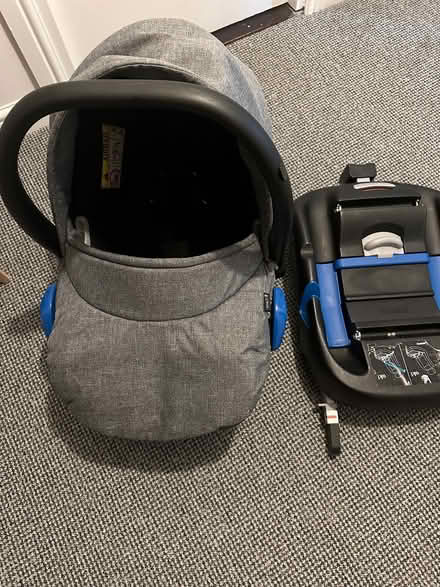 Photo of free Newborn carseat with isofix (Gyle EH12) #1