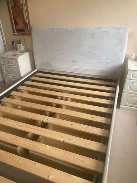 Photo of free 5ft sleigh bed NO MATTRESS..damaged (Dunstable lu6) #2