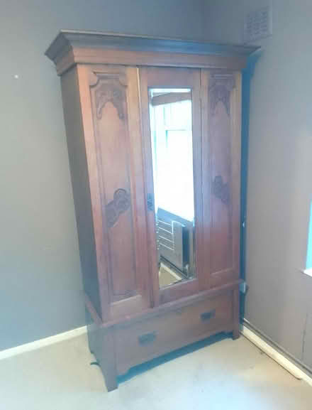 Photo of free 1930's Style wardrobe (Cutty Sark SE10) #2