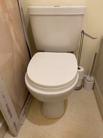Photo of free Bathroom suite (Kirkcaldy KY2) #2