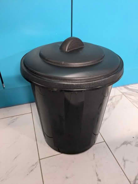 Photo of free Black plastic bin (Harringay Ladder N8) #2