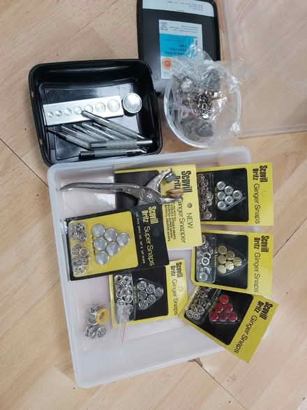 Photo of free For metal buttons (Near Kingsbury) #1
