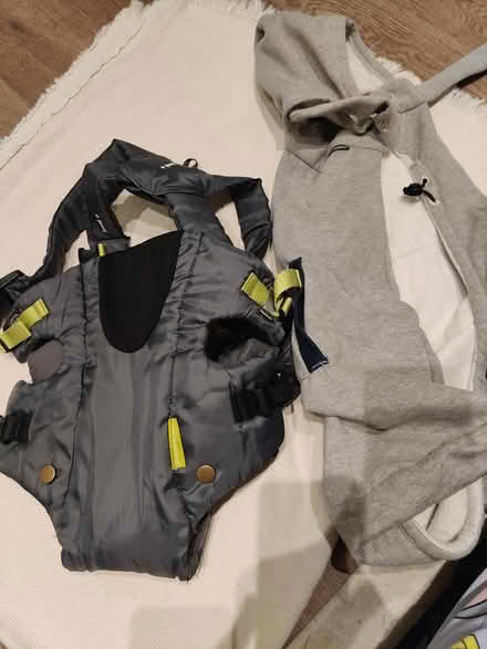 Photo of free Baby carrier - Infantino (SE3) #1