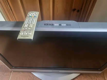 Photo of free 32" free view tv (Smallburgh) #3