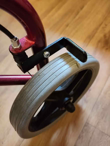 Photo of free Three Wheeled Walker with Seat (The Plantation GL5) #4
