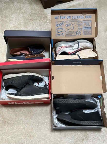 Photo of free Boys/Mens Shoes - Size 6/6.5/7 (Tring HP23) #3