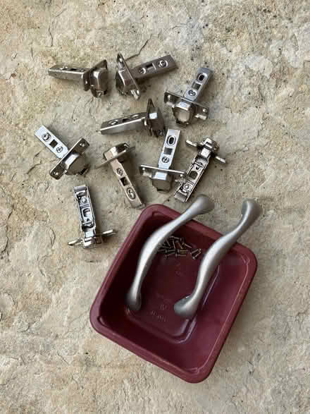Photo of free Cabinet handles and hinges (Portchester PO16) #1