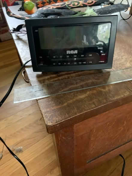 Photo of free Small clock radio (Mahopac) #1