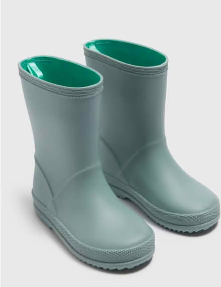 Photo of Kids wellies size 11 (Hove Green BN3) #1