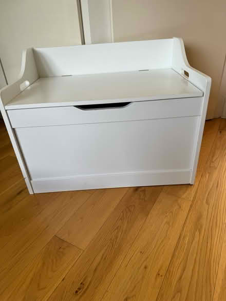 Photo of free White children’s storage/toy box (Enfield, EN2) #1