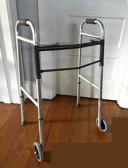 Photo of free Guardian walker (Madrona) #2