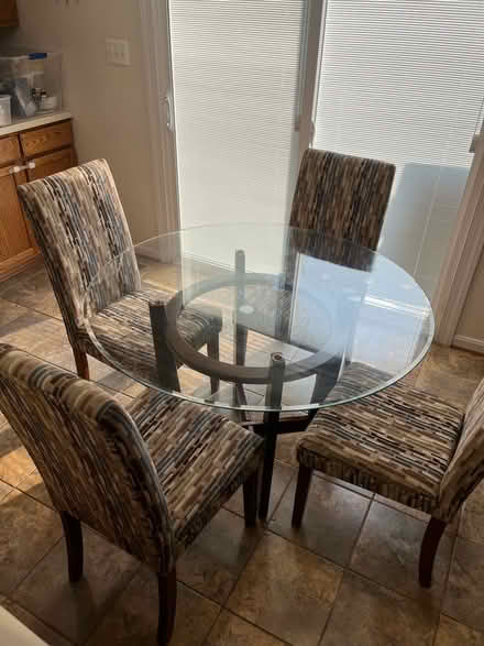 Photo of free Glass Dining / Kitchen Table (Greenbelt, MD 20770) #3