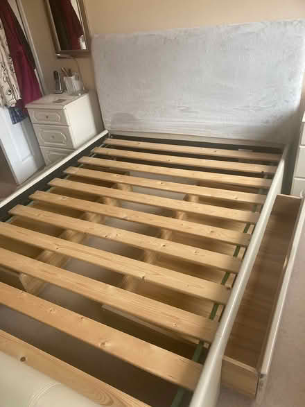 Photo of free 5ft sleigh bed NO MATTRESS..damaged (Dunstable lu6) #3