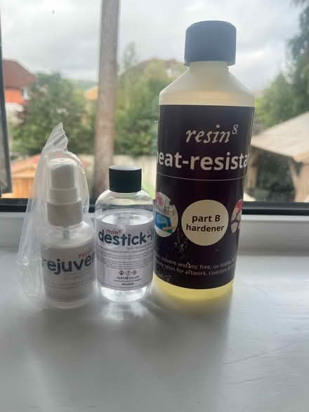 Photo of free Resin8 resin set (Rh1) #3