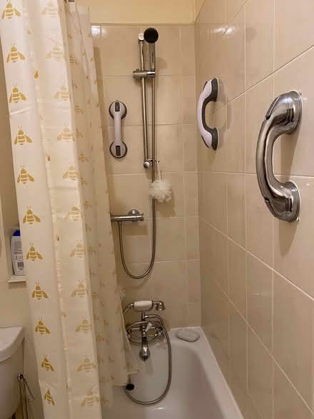 Photo of free Bathroom suite (Kirkcaldy KY2) #4
