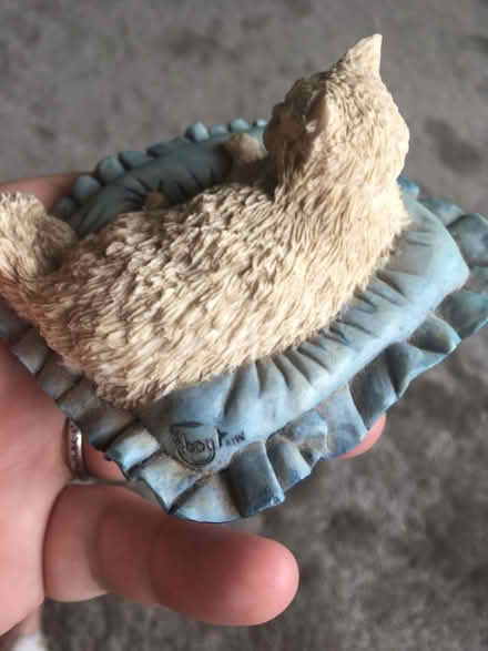Photo of free Cat on cushion ornament (Cheylesmore CV3) #3