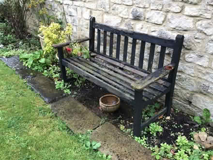 Photo of free Old garden bench in need of TLC (Burford OX18) #1