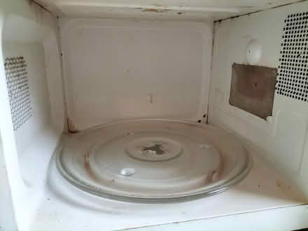Photo of free Microwave (Barnsley Town Centre S70) #1