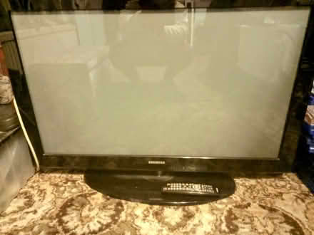 Photo of free Samsung 42" TV and remote (Pontefract) #2