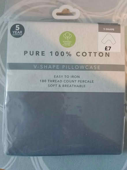 Photo of free V-shape pillowcase (Isleworth TW7 Near Rugby Gd) #1