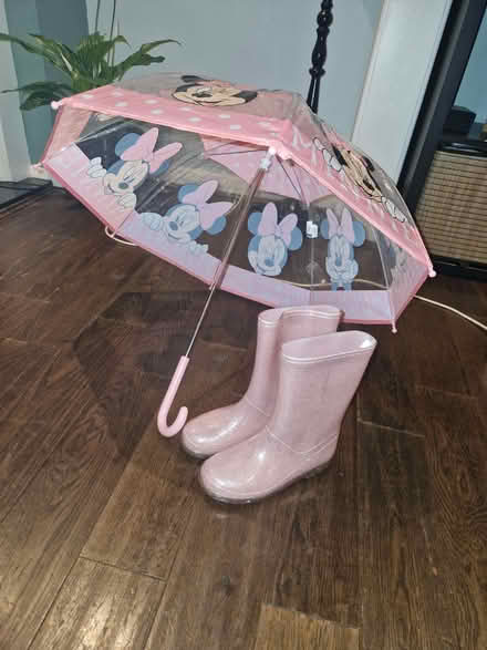 Photo of free Minnie mouse umbrella and Size 2 girls wellies (West Thornton CR7) #1