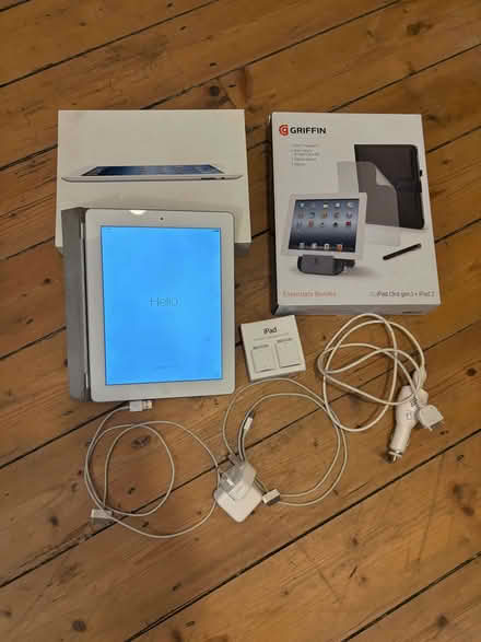 Photo of free Very old (but working) Apple iPad (Bryn-y-cochin SY12) #1