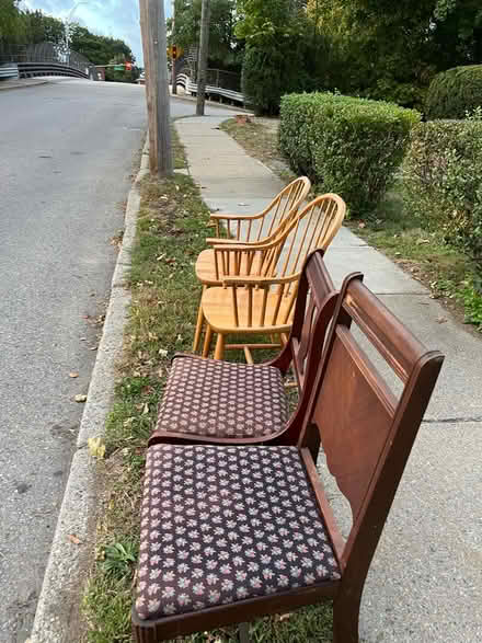 Photo of free Curbside Alert-Chairs (20 Harvard St, Newtonville) #1