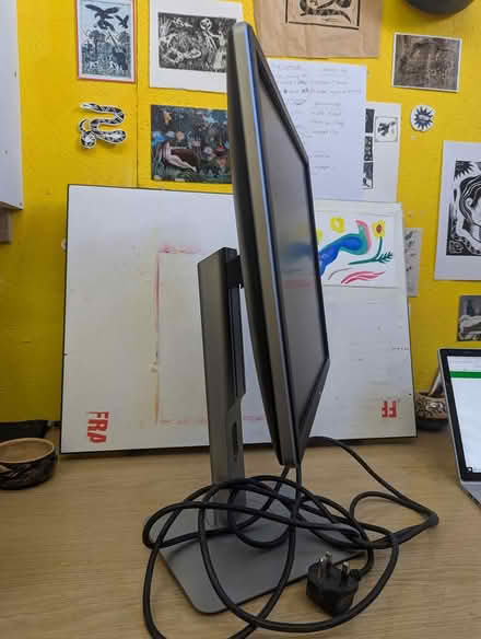 Photo of free Dell LCD monitor (Calton G40) #2