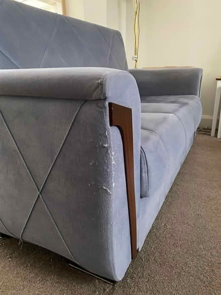 Photo of free Sofas (KT91DU) #1