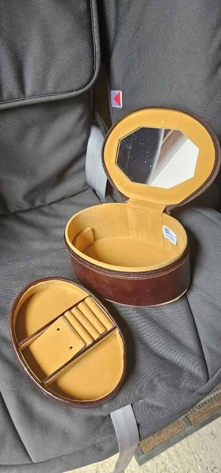 Photo of free Jewellery box (SL3) #3